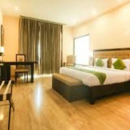 ลา เรซิด็องซ์ Hotel เดลี ภายนอก รูปภาพ