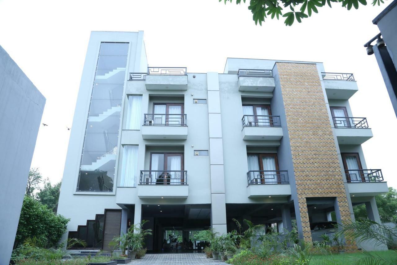 ลา เรซิด็องซ์ Hotel เดลี ภายนอก รูปภาพ