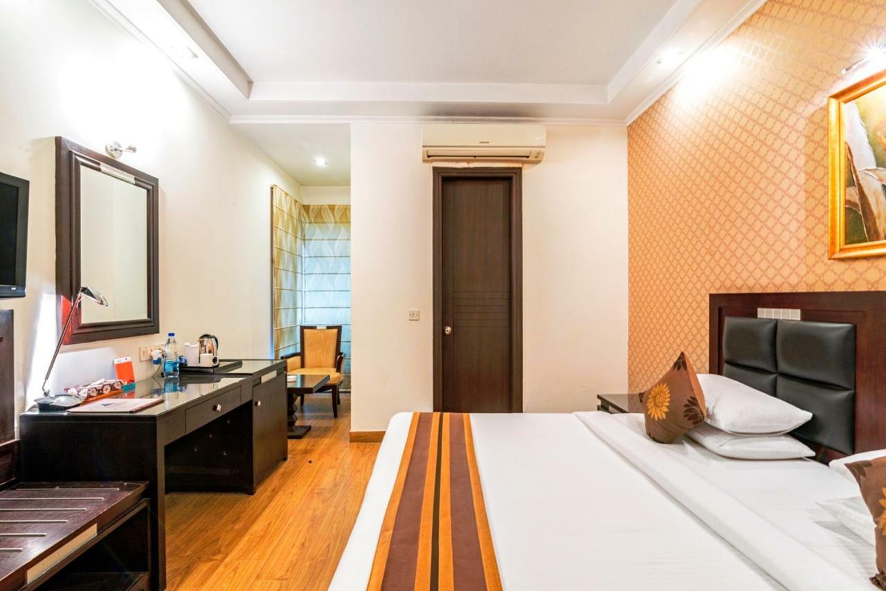 ลา เรซิด็องซ์ Hotel เดลี ภายนอก รูปภาพ